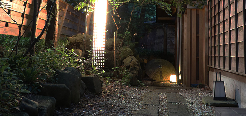 朝と夜の雰囲気をお楽しみください